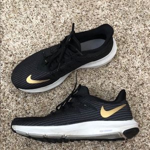 Women’s Nike’s size 7.5